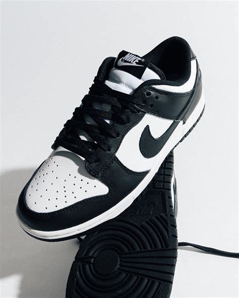 nike dunks white and black